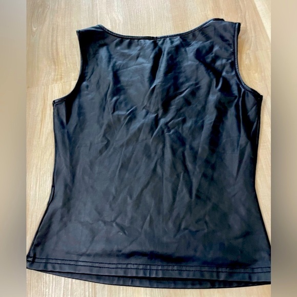 💥 Cute “pleather” Tank top from Shein Size M - Picture 3 of 7